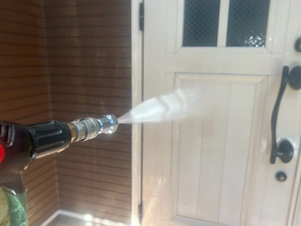 玄関ドア高圧ジェット洗浄